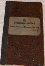 Laden Sie das Bild in den Galerie-Viewer, Bescheinigungsbuch Invaliditäts- und Altersversicherung erster Eintrag von 1894 in Lage
