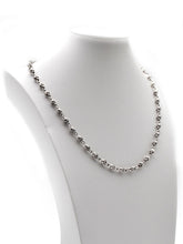 Laden Sie das Bild in den Galerie-Viewer, Eine Totenkopfkette aus Sterlingsilber