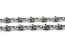 Laden Sie das Bild in den Galerie-Viewer, Eine Totenkopfkette aus Sterlingsilber