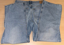 Laden Sie das Bild in den Galerie-Viewer, Denim Jeans Hosen Größe 40
