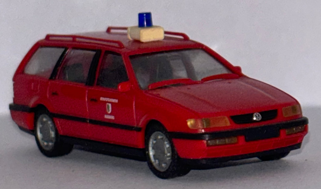 Herpa 042321 VW Passat CL Variant Feuerwehr Augsburg