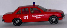 Laden Sie das Bild in den Galerie-Viewer, Herpa Opel Rekord Berlina 2,0 E Feuerwehr Mainz 01
