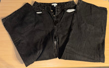Laden Sie das Bild in den Galerie-Viewer, H&amp;M Jeans Hose Gr. 40
