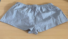 Laden Sie das Bild in den Galerie-Viewer, Karo Short Gr.M
