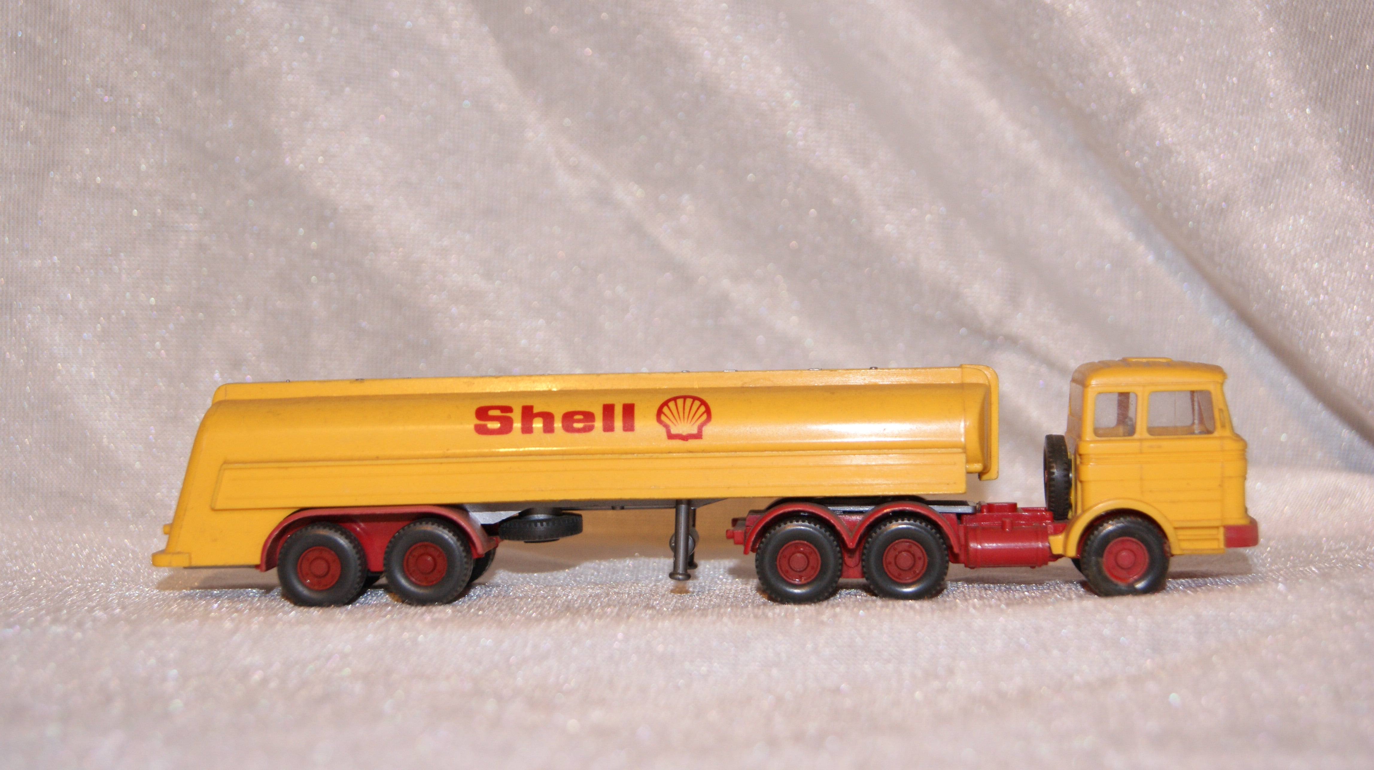 Wiking Miniaturmodell FW Tanklöschfahrzeug (MB) – Maßstab 1:87, Kein Spielzeug