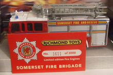 Laden Sie das Bild in den Galerie-Viewer, Limitierte Auflage mit Zertifikat, Richmond Toys
