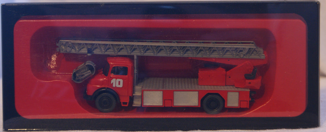 Feuerwehr Drehleiter Preiser 35009 Flughafen Tegel